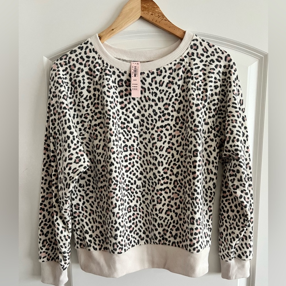 NWT Victoria Secret long sleeve Cheetah top. Size XS